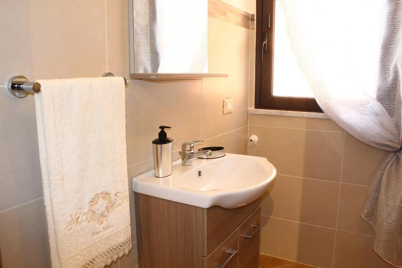 Villa Marchele Carini 0*,
